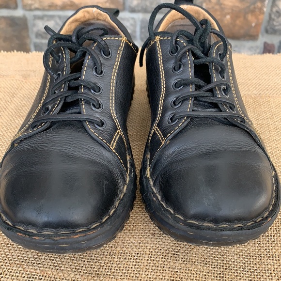 BORN Ravine walking shoe lace up nubby sole Sz 7 - Picture 5 of 7